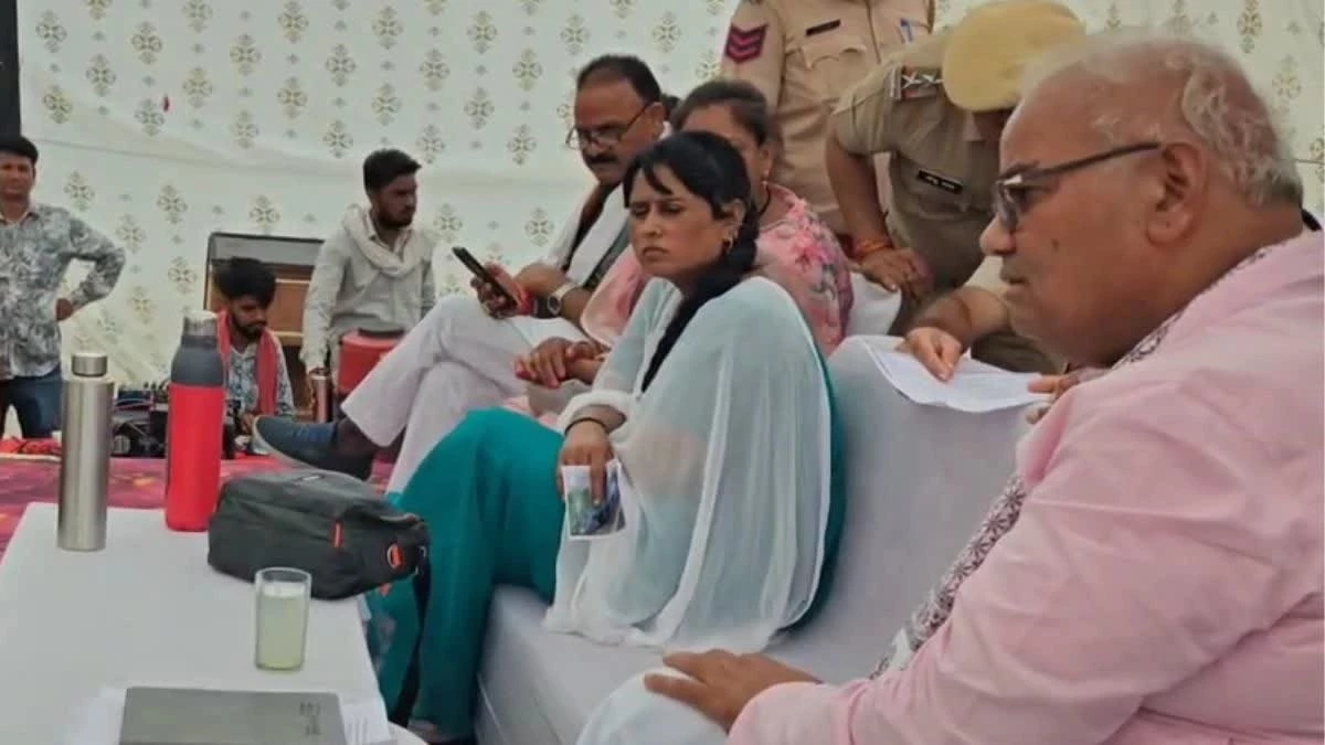 Rajasthan News: पत्नी पड़ोसी संग भागी, जनसुनवाई में पहुंचा पीड़ित पति, मंत्री मदन दिलावर ने दिए तत्काल कार्रवाई के आदेश